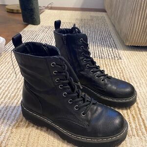 UNIONBAY Black Lace-Up Combat Boots